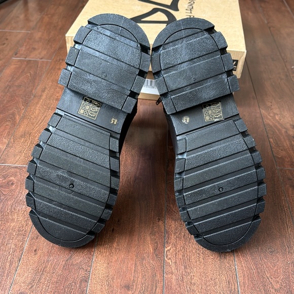 Dirty Laundry Vines Bootie - Picture 8 of 8